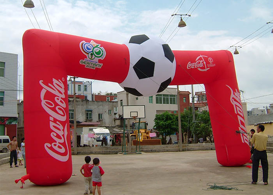 Китай Свод входа красной изготовленной на заказ кока-колы футбола раздувной, раздувной свод отделки с полным печатанием дистрибьютор